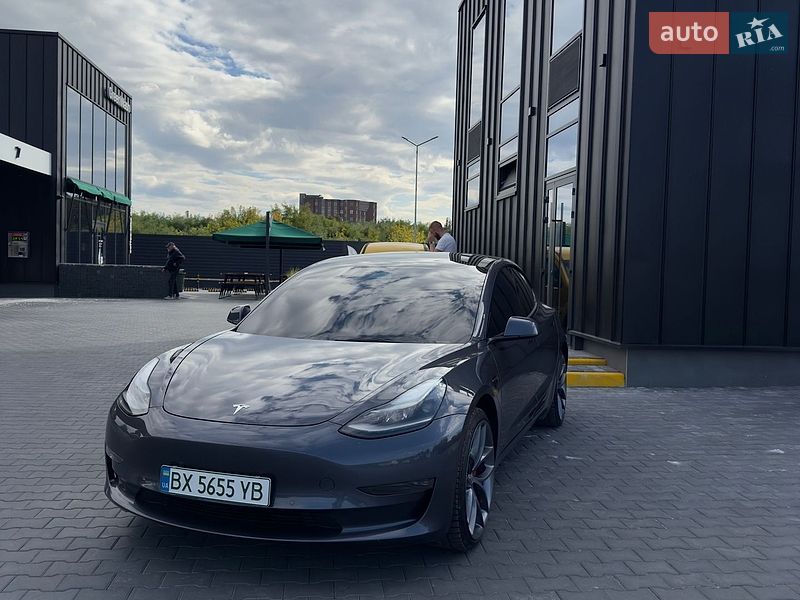 Седан Tesla Model 3 2022 в Кам'янець-Подільському