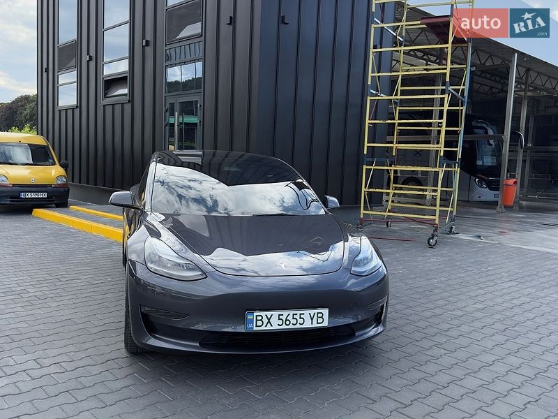 Седан Tesla Model 3 2022 в Кам'янець-Подільському