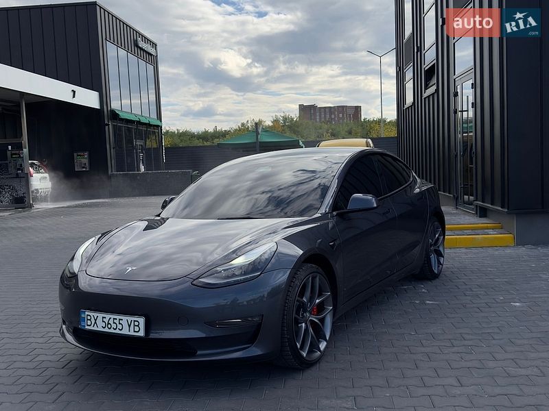 Седан Tesla Model 3 2022 в Кам'янець-Подільському