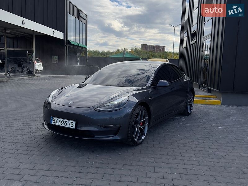 Седан Tesla Model 3 2022 в Кам'янець-Подільському