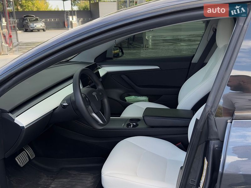 Седан Tesla Model 3 2022 в Кам'янець-Подільському
