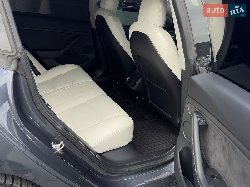 Седан Tesla Model 3 2022 в Кам'янець-Подільському