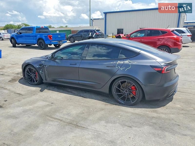 Седан Tesla Model 3 2024 в Львові