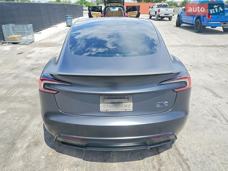 Седан Tesla Model 3 2024 в Львові