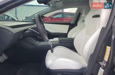 Седан Tesla Model 3 2024 в Львові