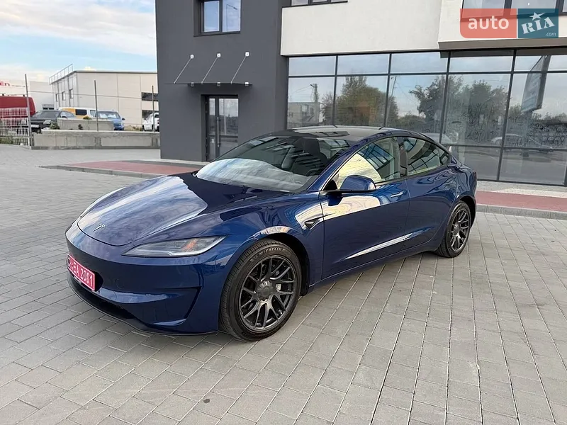Tesla Model 3 2025