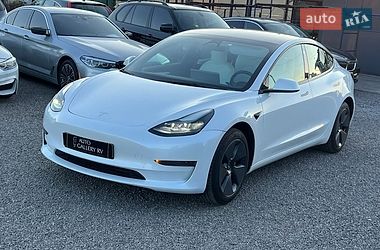 Седан Tesla Model 3 2023 в Ровно