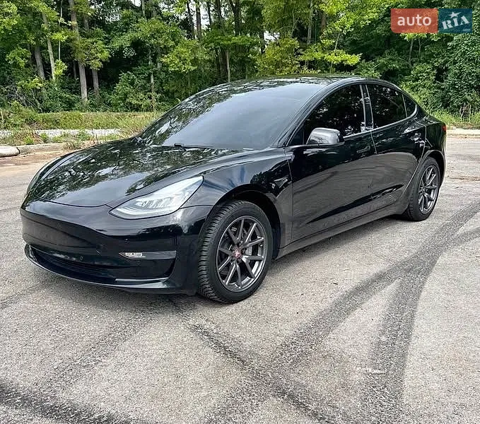 Tesla Model 3 2020