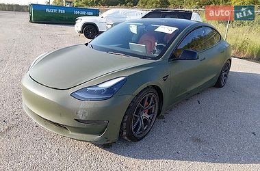 Tesla Model 3  2022