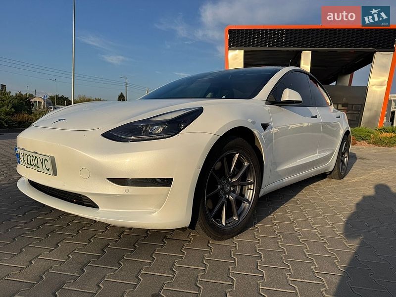 Седан Tesla Model 3 2022 в Харькове