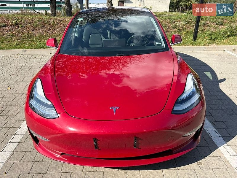 Седан Tesla Model 3 2018 в Львові