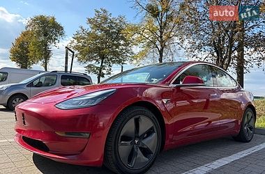 Седан Tesla Model 3 2018 в Львові
