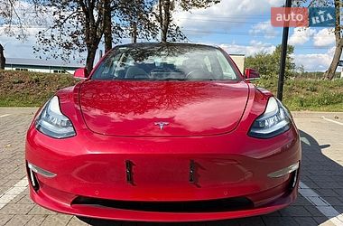 Седан Tesla Model 3 2018 в Львові