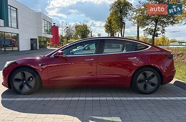 Седан Tesla Model 3 2018 в Львові