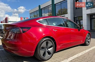 Седан Tesla Model 3 2018 в Львові