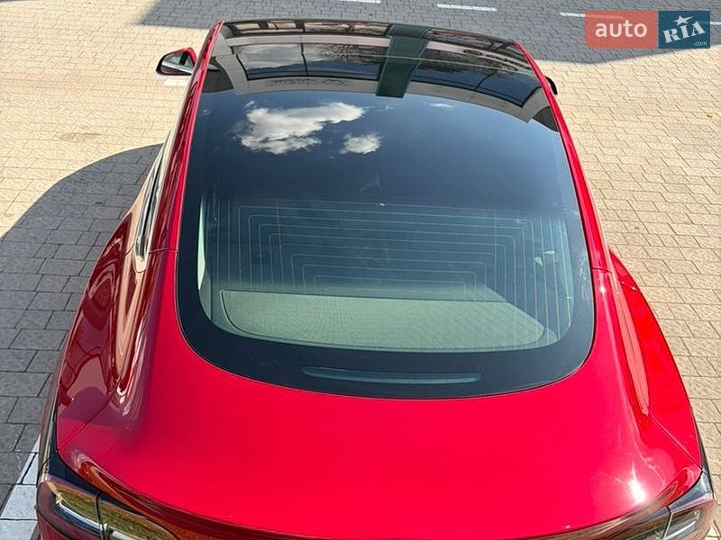 Седан Tesla Model 3 2018 в Львові