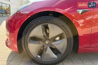 Седан Tesla Model 3 2018 в Львові