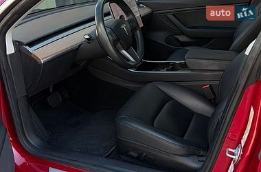 Седан Tesla Model 3 2018 в Львові