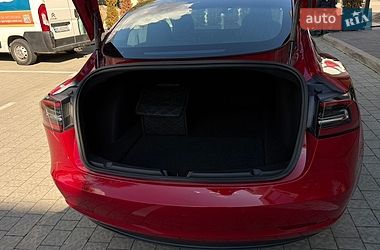 Седан Tesla Model 3 2018 в Львові