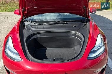 Седан Tesla Model 3 2018 в Львові