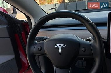 Седан Tesla Model 3 2018 в Львові