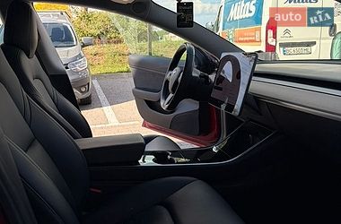 Седан Tesla Model 3 2018 в Львові