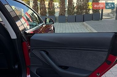 Седан Tesla Model 3 2018 в Львові