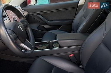 Седан Tesla Model 3 2018 в Львові