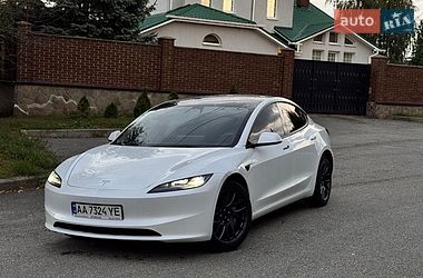 Tesla Model 3  2025