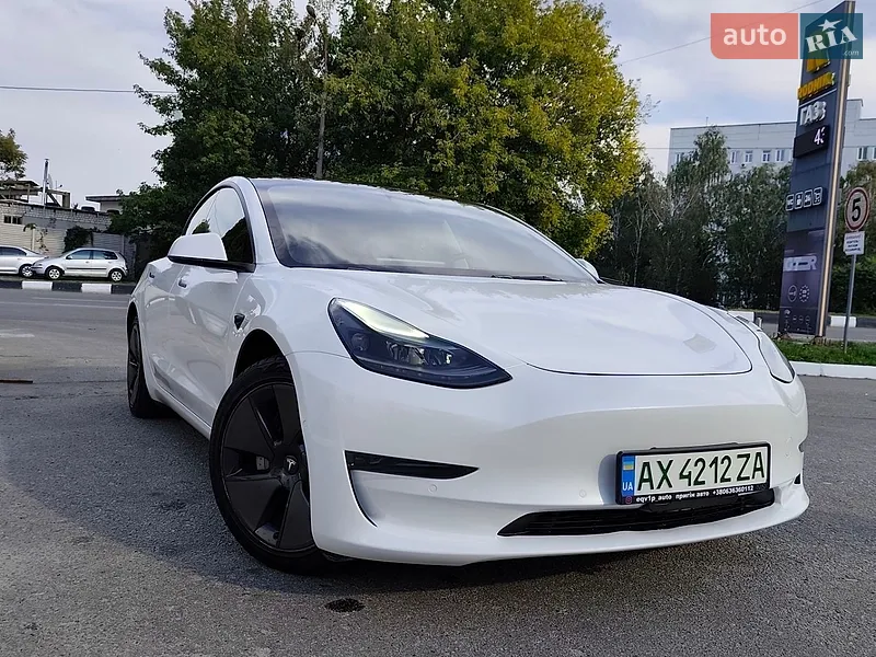 Tesla Model 3 2022