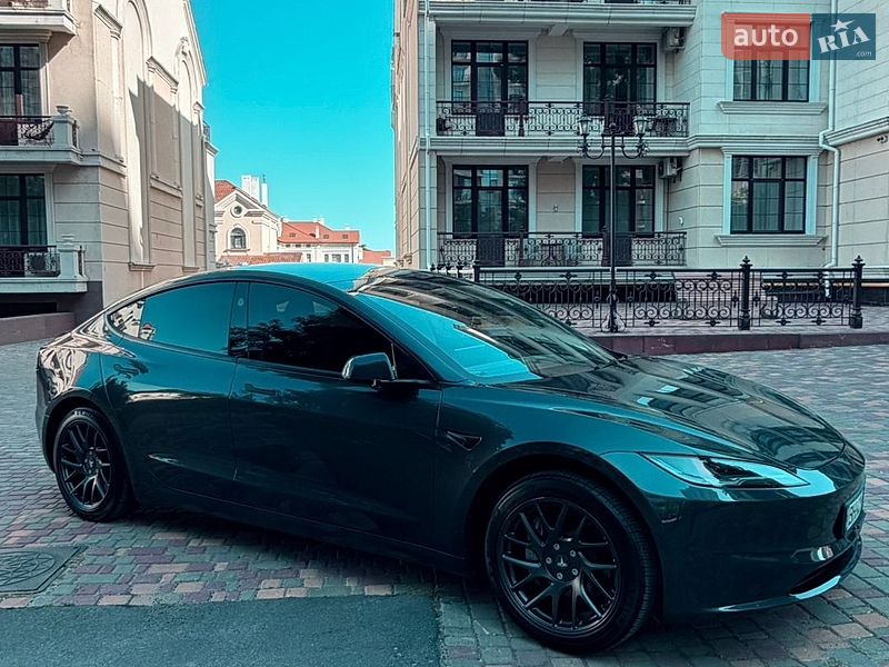 Седан Tesla Model 3 2024 в Одессе Седан Tesla Model 3 2024 в Одессе