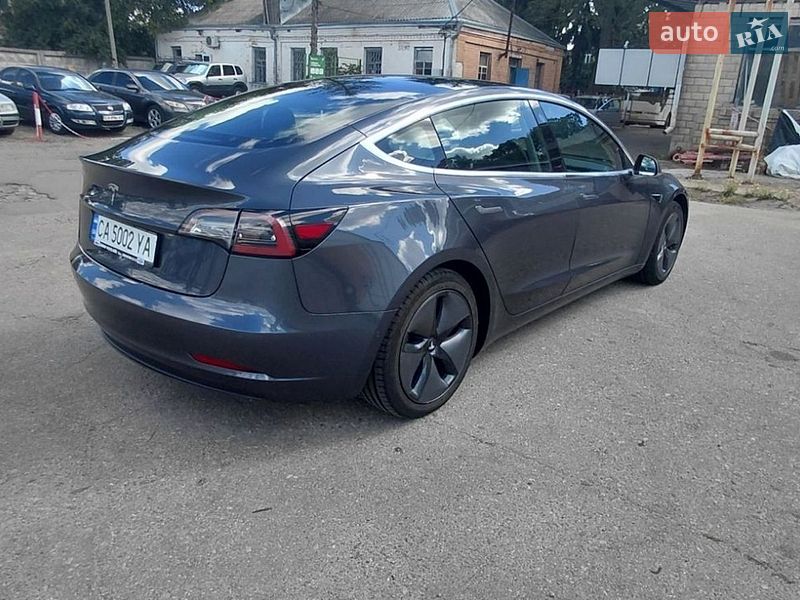 Седан Tesla Model 3 2020 в Киеве