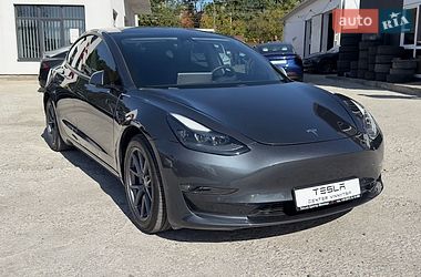 Tesla Model 3  2021