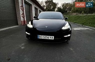 Tesla Model 3  2022