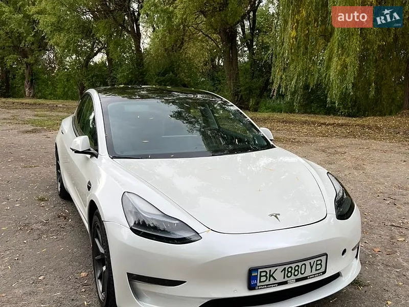 Tesla Model 3 2021