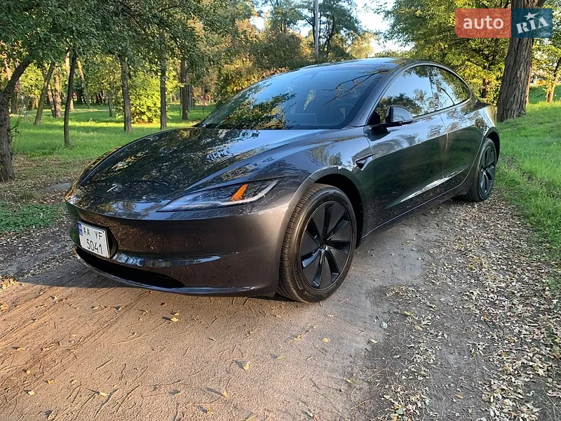 Tesla Model 3 2025