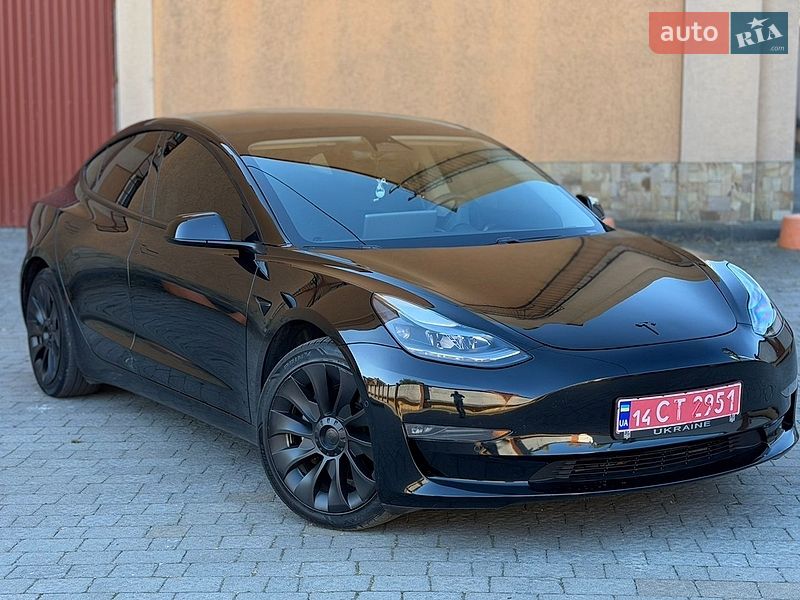 Седан Tesla Model 3 2021 в Коломые