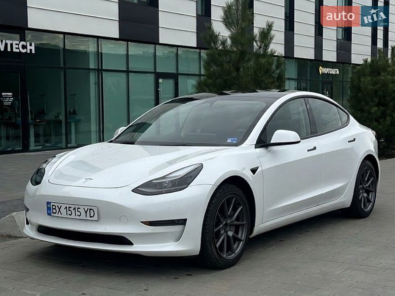 Седан Tesla Model 3 2022 в Хмельницком Седан Tesla Model 3 2022 в Хмельницком