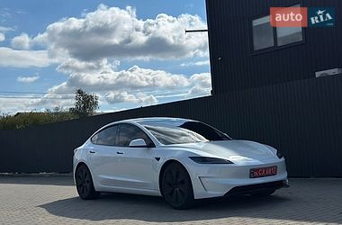 Седан Tesla Model 3 2024 в Ужгороде Седан Tesla Model 3 2024 в Ужгороде