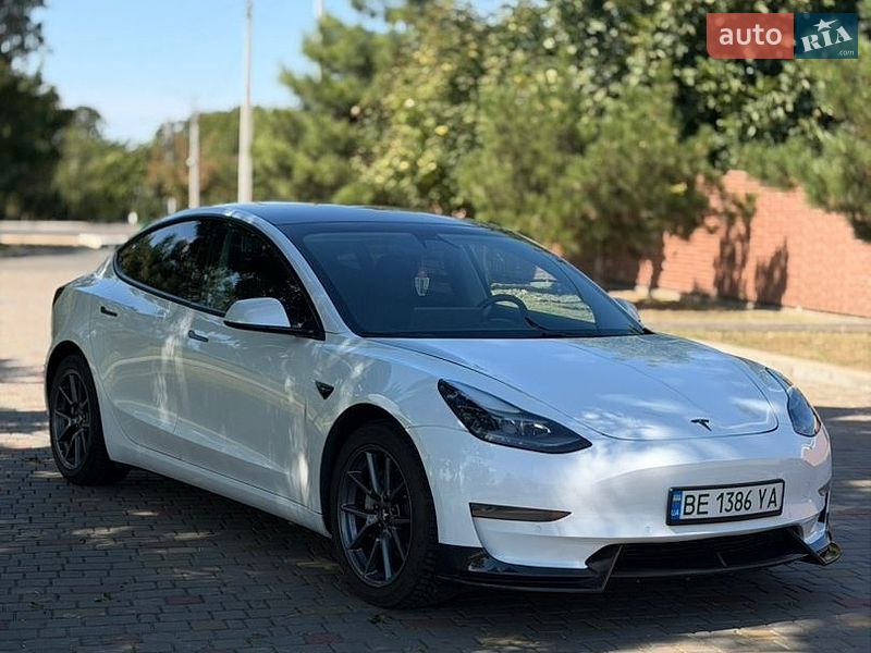 Tesla Model 3 2021