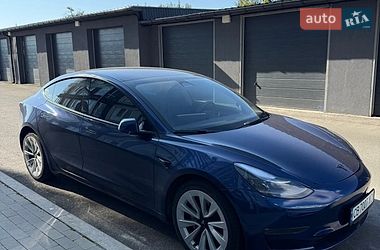 Седан Tesla Model 3 2022 в Чернигове