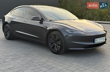 Tesla Model 3  2025