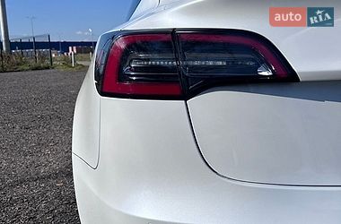 Седан Tesla Model 3 2022 в Полтаві
