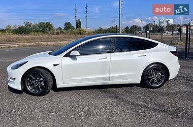 Седан Tesla Model 3 2022 в Полтаві