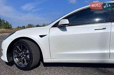 Седан Tesla Model 3 2022 в Полтаві