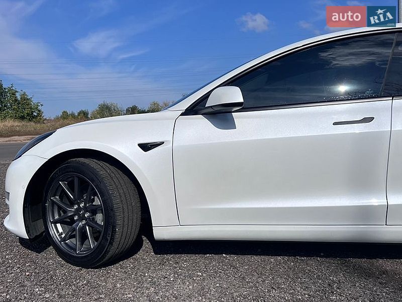 Седан Tesla Model 3 2022 в Полтаві