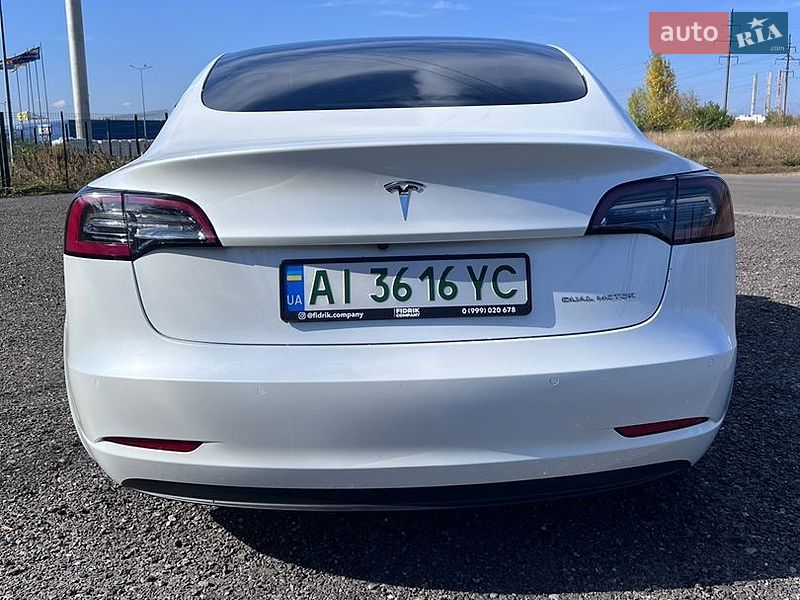 Седан Tesla Model 3 2022 в Полтаві