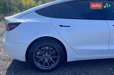 Седан Tesla Model 3 2022 в Полтаві
