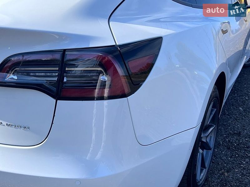 Седан Tesla Model 3 2022 в Полтаві