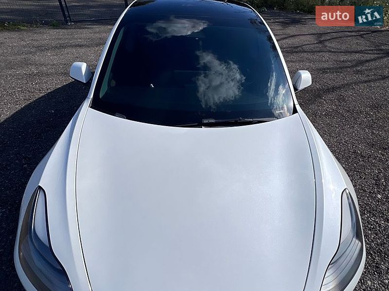 Седан Tesla Model 3 2022 в Полтаві